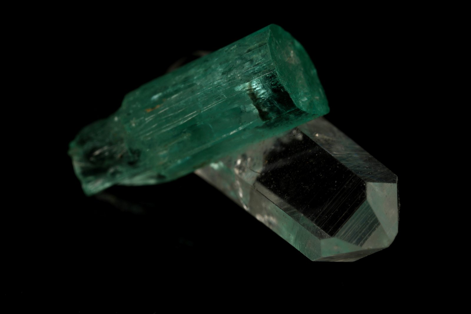 Beryl (variety emerald), Quartz
Beryl=9mm  Quartz=13mm
(Autor: Fiebre Verde)