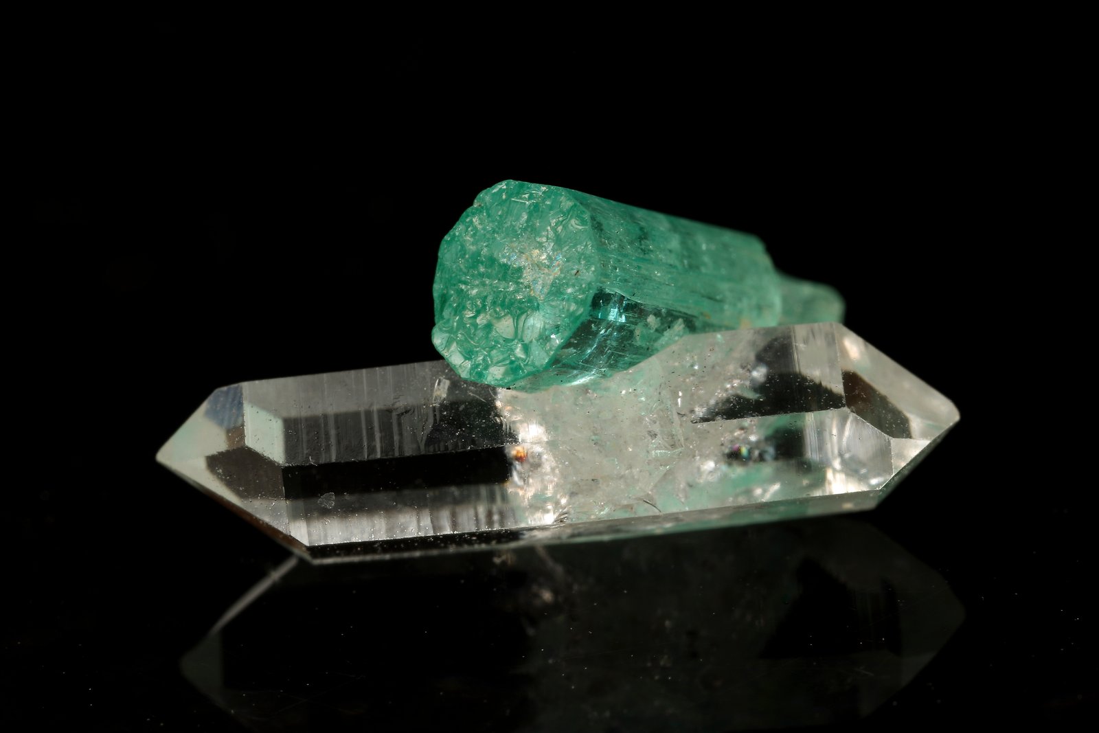 Beryl (variety emerald), Quartz
Beryl=9mm  Quartz=13mm
(Autor: Fiebre Verde)