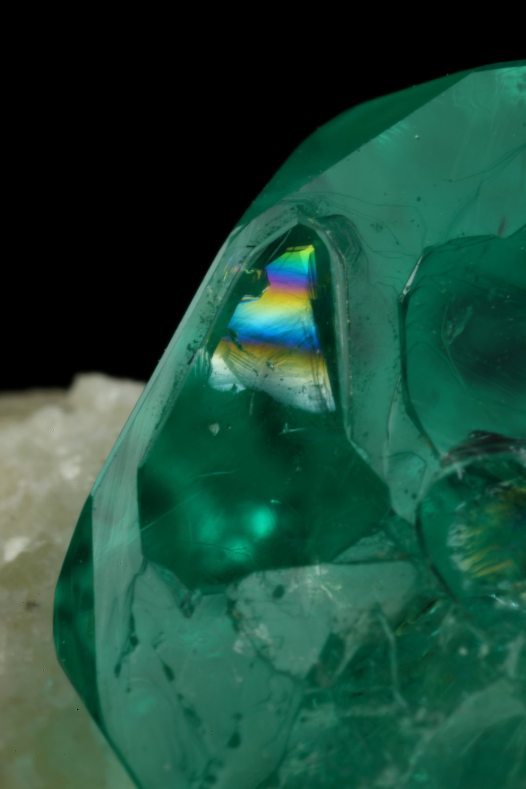 Beryl (variety emerald), Calcite, Dolomite
30x28x27mm, xl=17x8.5mm
(Autor: Fiebre Verde)