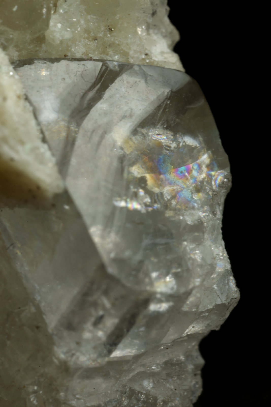 Beryl (variety emerald), Calcite, Dolomite
30x28x27mm, xl=17x8.5mm
(Autor: Fiebre Verde)