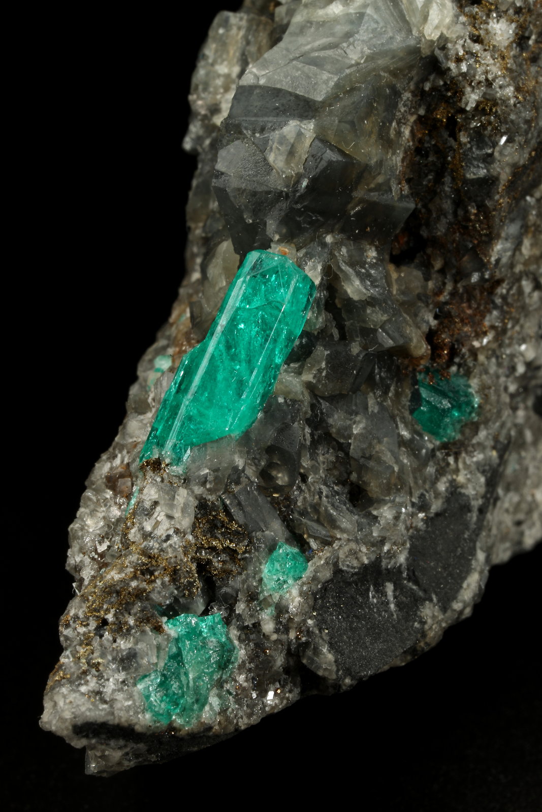 Beryl (variety emerald), Calcite, Pyrite
43x85x85mm, xl=13mm
(Autor: Fiebre Verde)