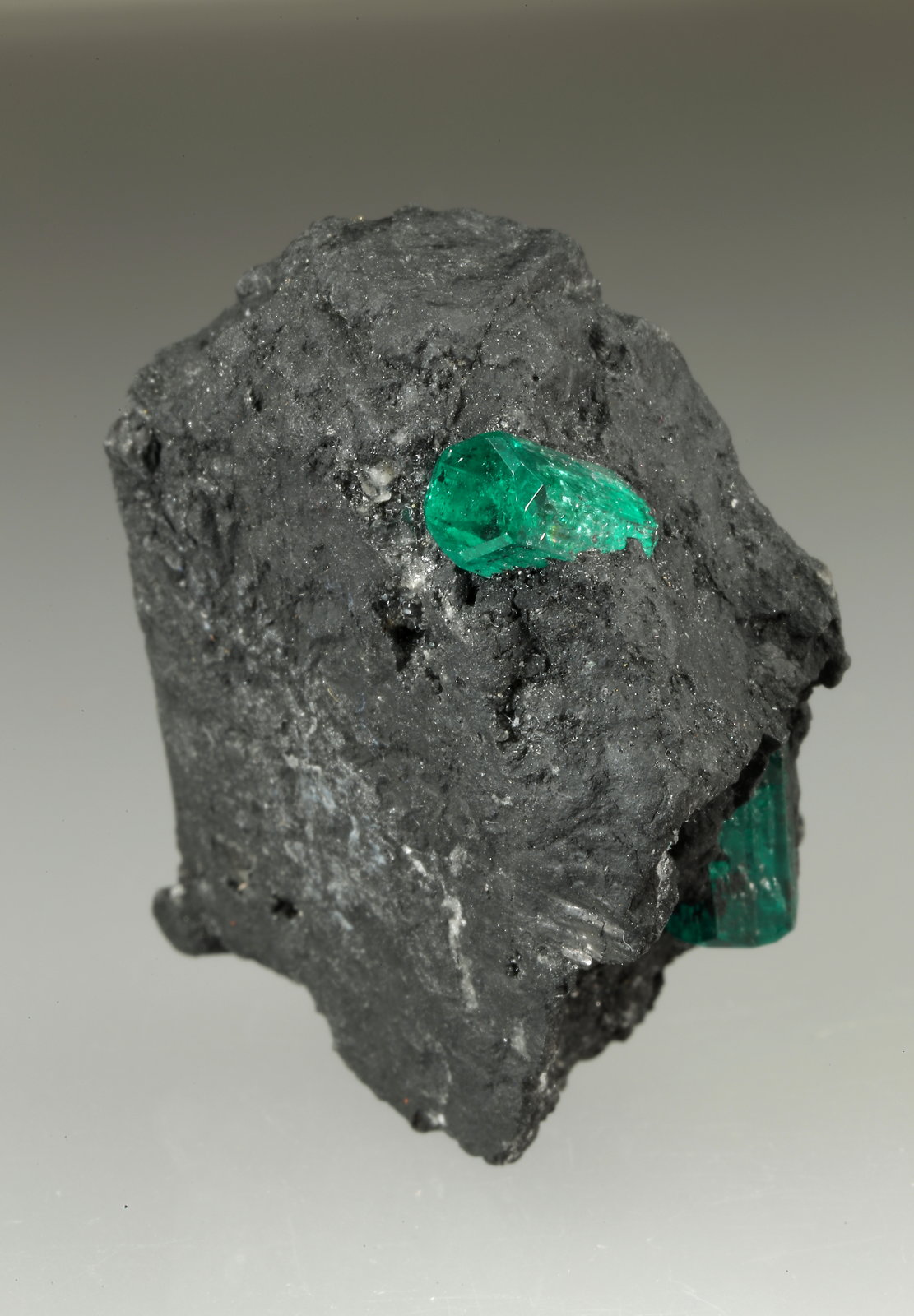 Beryl (variety emerald)
37x20x32mm, xls=10 & 7.5mm
(Autor: Fiebre Verde)