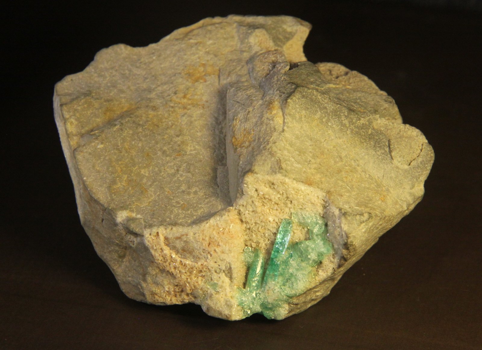 Beryl (variety emerald)
73mm x 84mm x 43 mm
(Autor: Firmo Espinar)