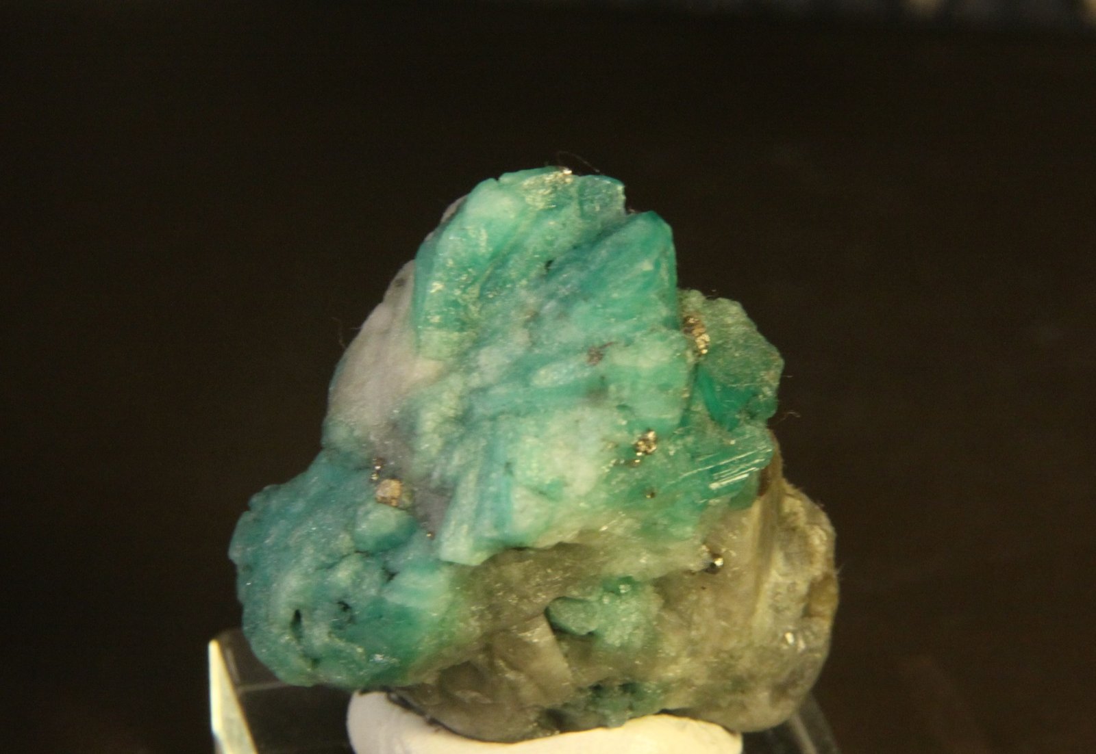 Beryl (variety emerald)
38mm x 34mm x 28mm
(Autor: Firmo Espinar)