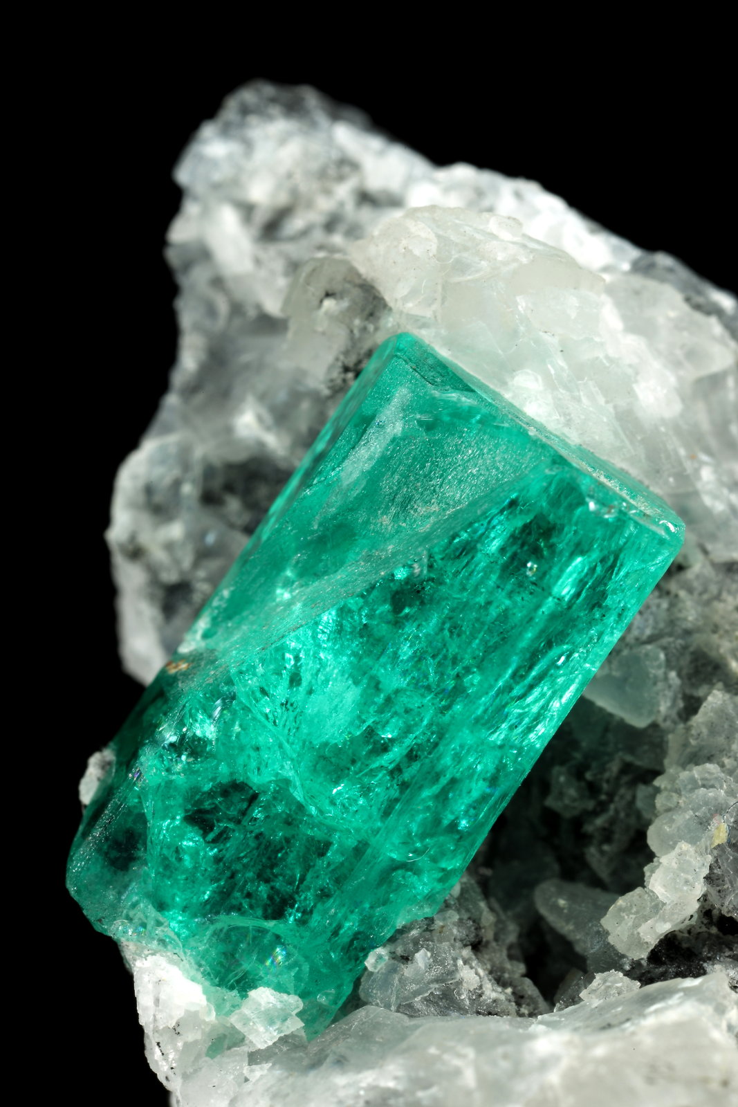 Beryl (variety emerald), Calcite
43x24x24mm, xl=15x8mm
(Autor: Fiebre Verde)