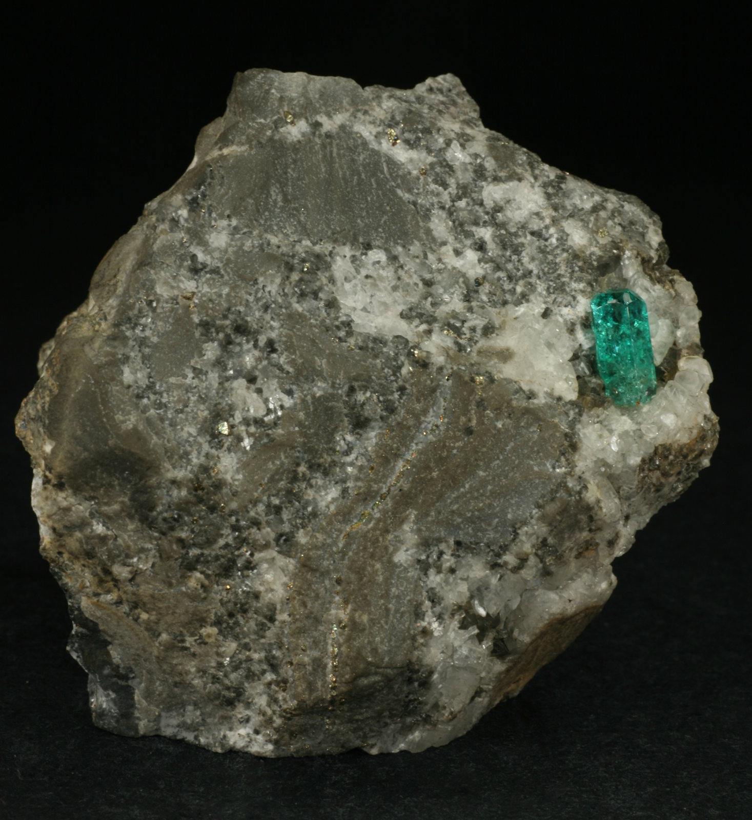 Beryl (variety emerald), Calcite, Pyrite
60x60mm
(Autor: Fiebre Verde)