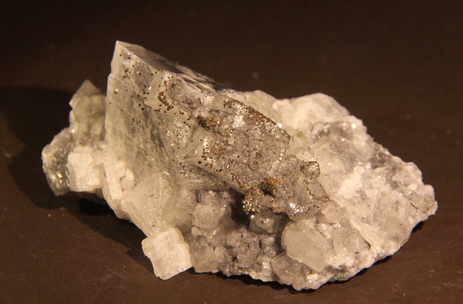 Dolomite, Pyrite
78mm x 34mm x 47mm
(Autor: Firmo Espinar)