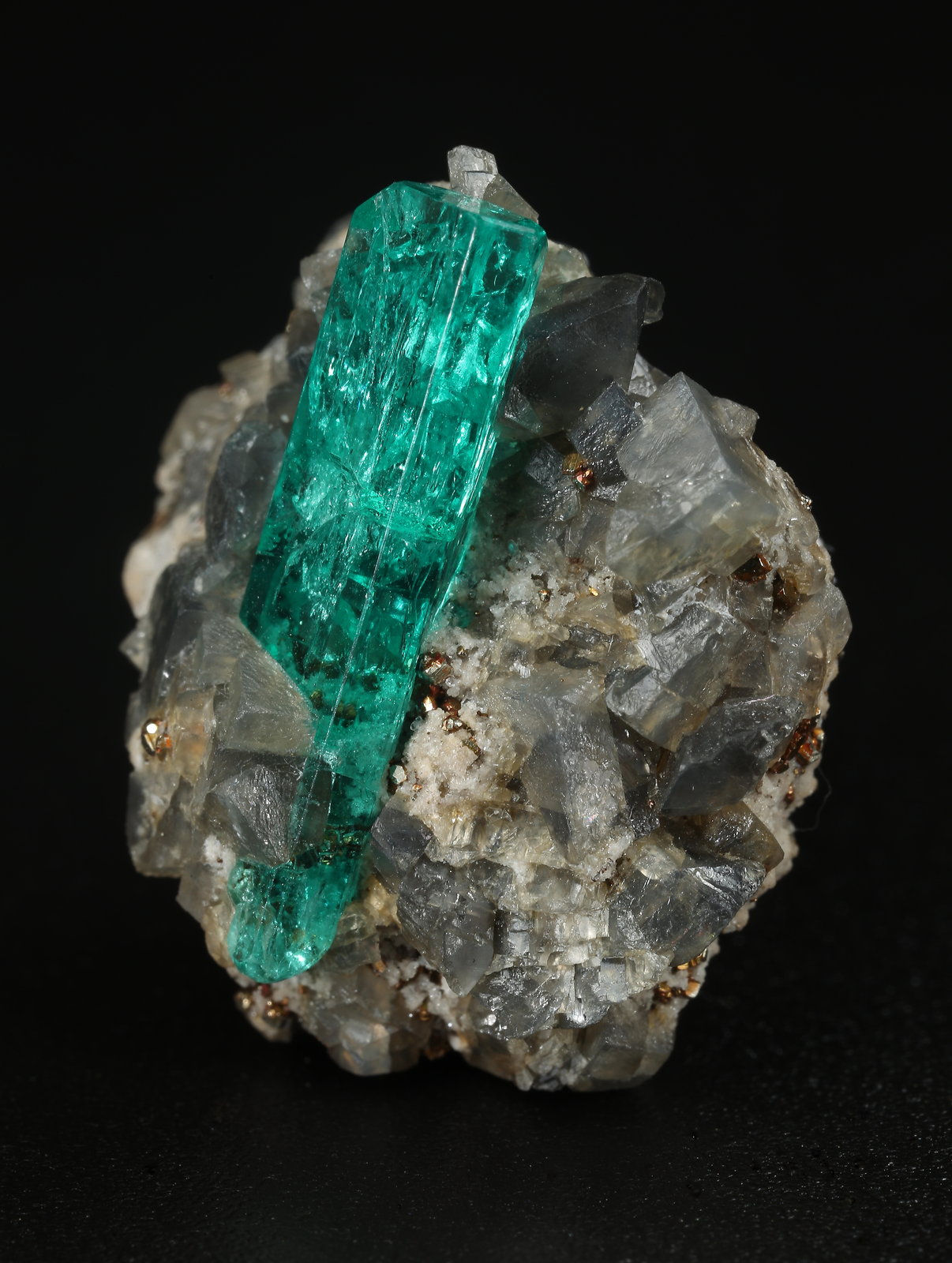 Beryl (variety emerald), Calcite, Pyrite
20x20x13mm, xl=20mm
(Autor: Fiebre Verde)