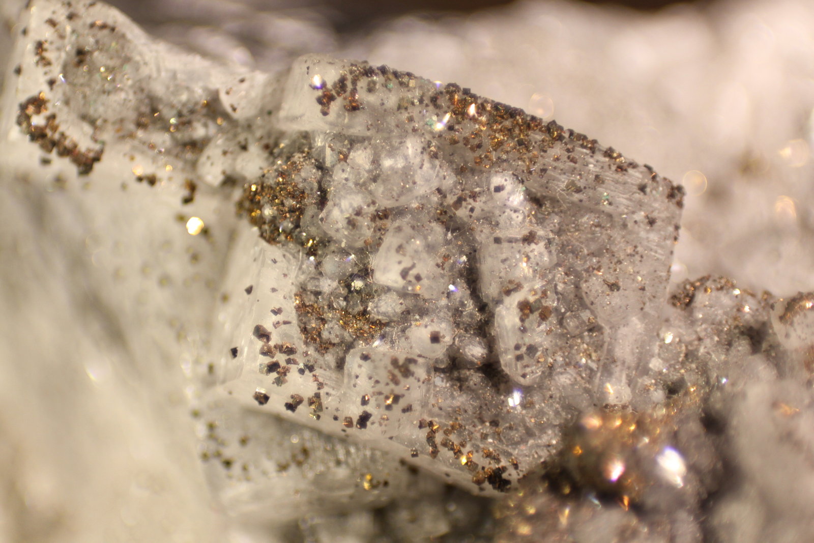 Dolomite, Pyrite
78mm x 34mm x 47mm
(Autor: Firmo Espinar)