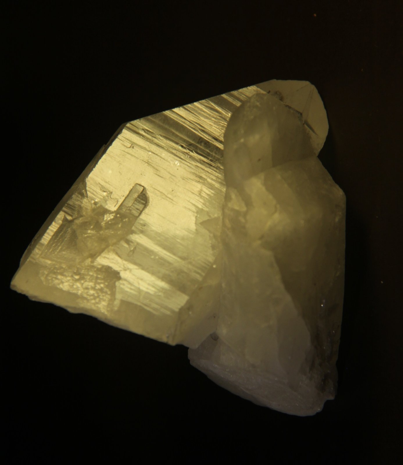 Quartz
63mm x 54mm x 50mm
(Autor: Firmo Espinar)