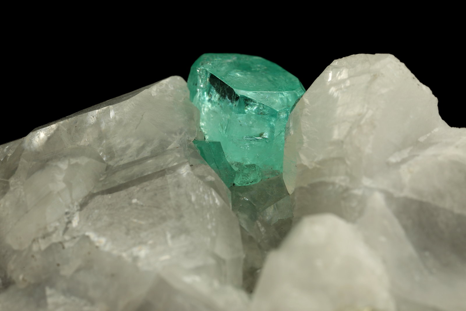 Beryl (Var. Emerald), Calcite, Pyrite
85x62x64mm, xl=8x9mm
(Autor: Fiebre Verde)