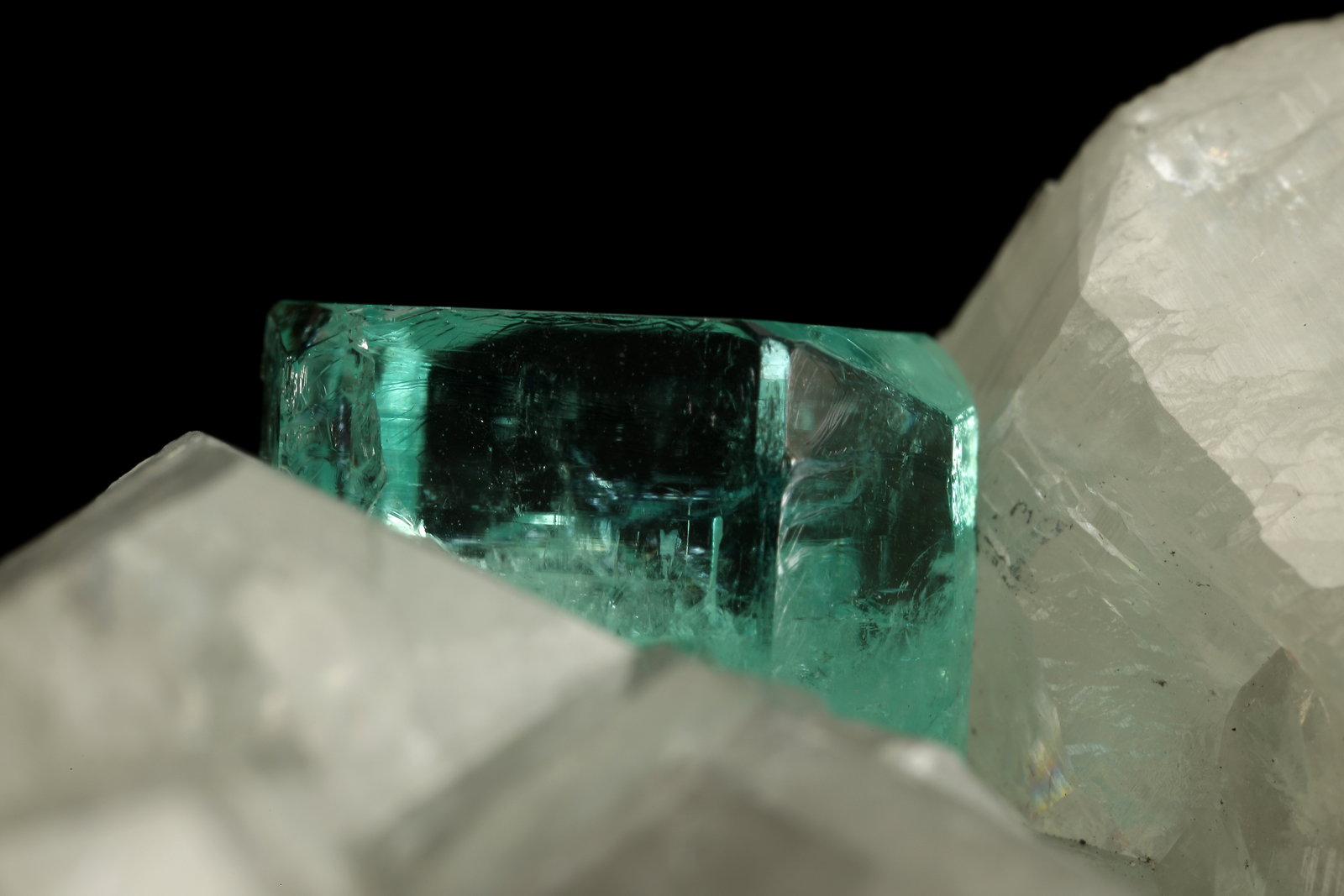 Beryl (Var. Emerald), Calcite, Pyrite
85x62x64mm, xl=8x9mm
(Autor: Fiebre Verde)