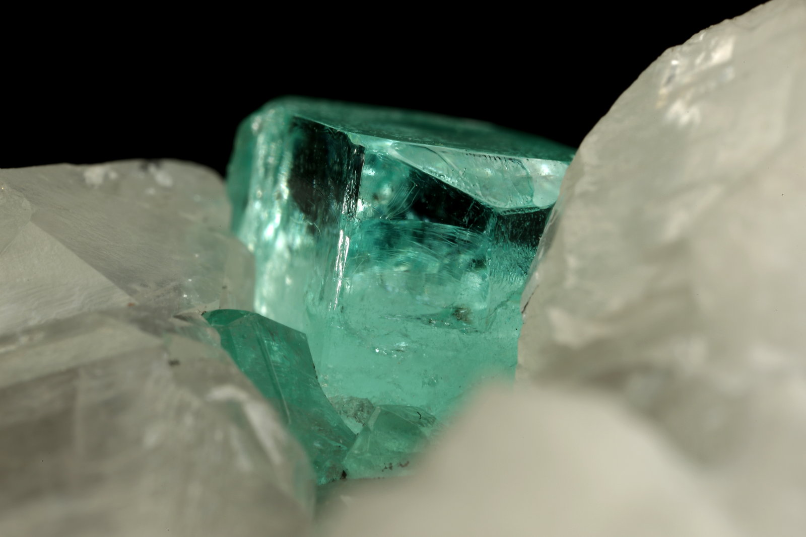 Beryl (Var. Emerald), Calcite, Pyrite
85x62x64mm, xl=8x9mm
(Autor: Fiebre Verde)