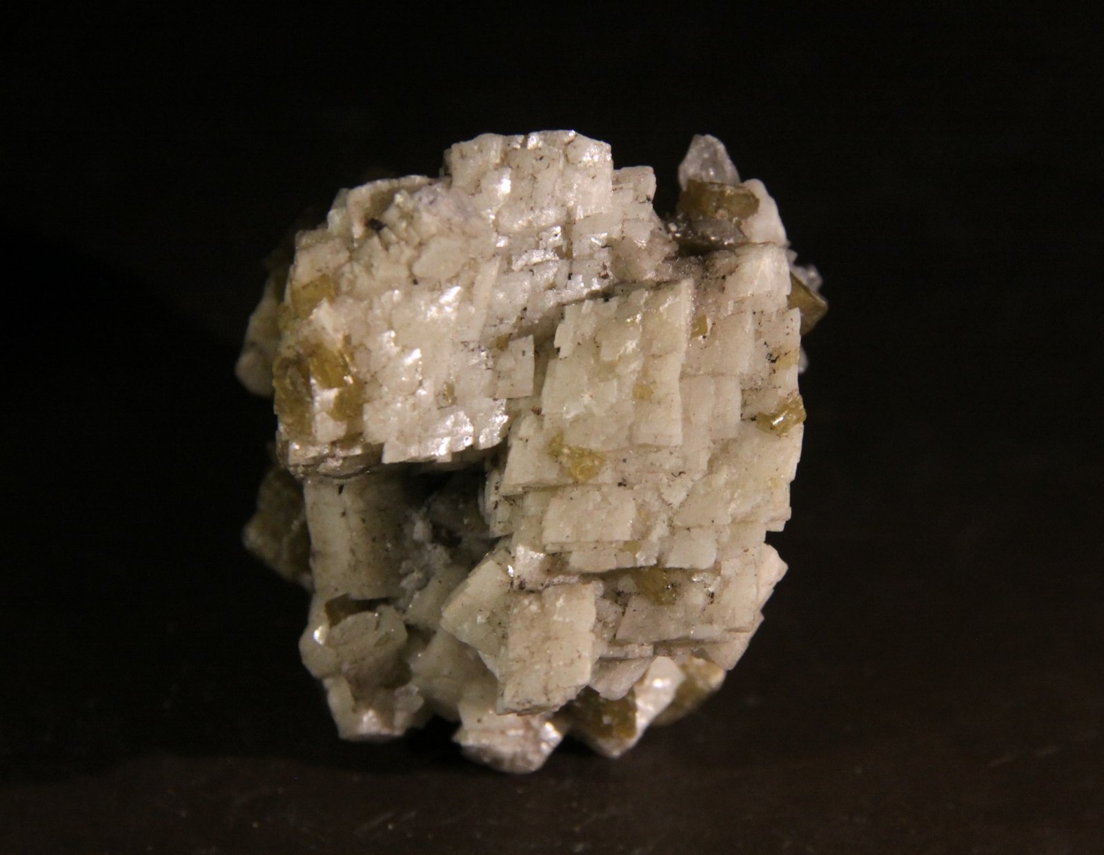 Dolomite, Siderite and Quartz
72mm x 58mm x 45mm
(Autor: Firmo Espinar)
