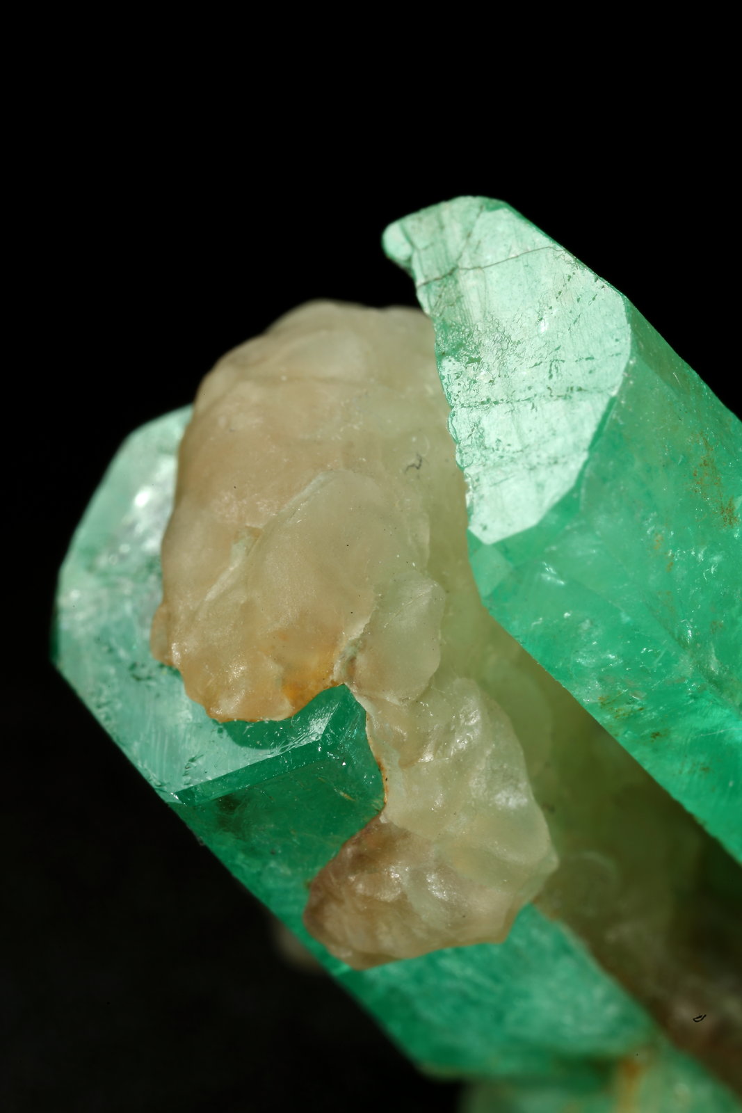 Beryl (variety emerald)
21x30x15mm
(Autor: Fiebre Verde)