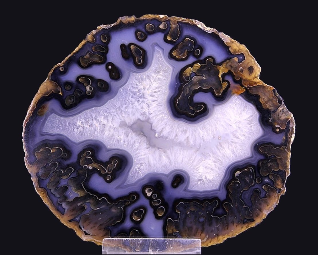 Quartz (variety Agate)
Specimen size 16 cm
(Autor: Tobi)