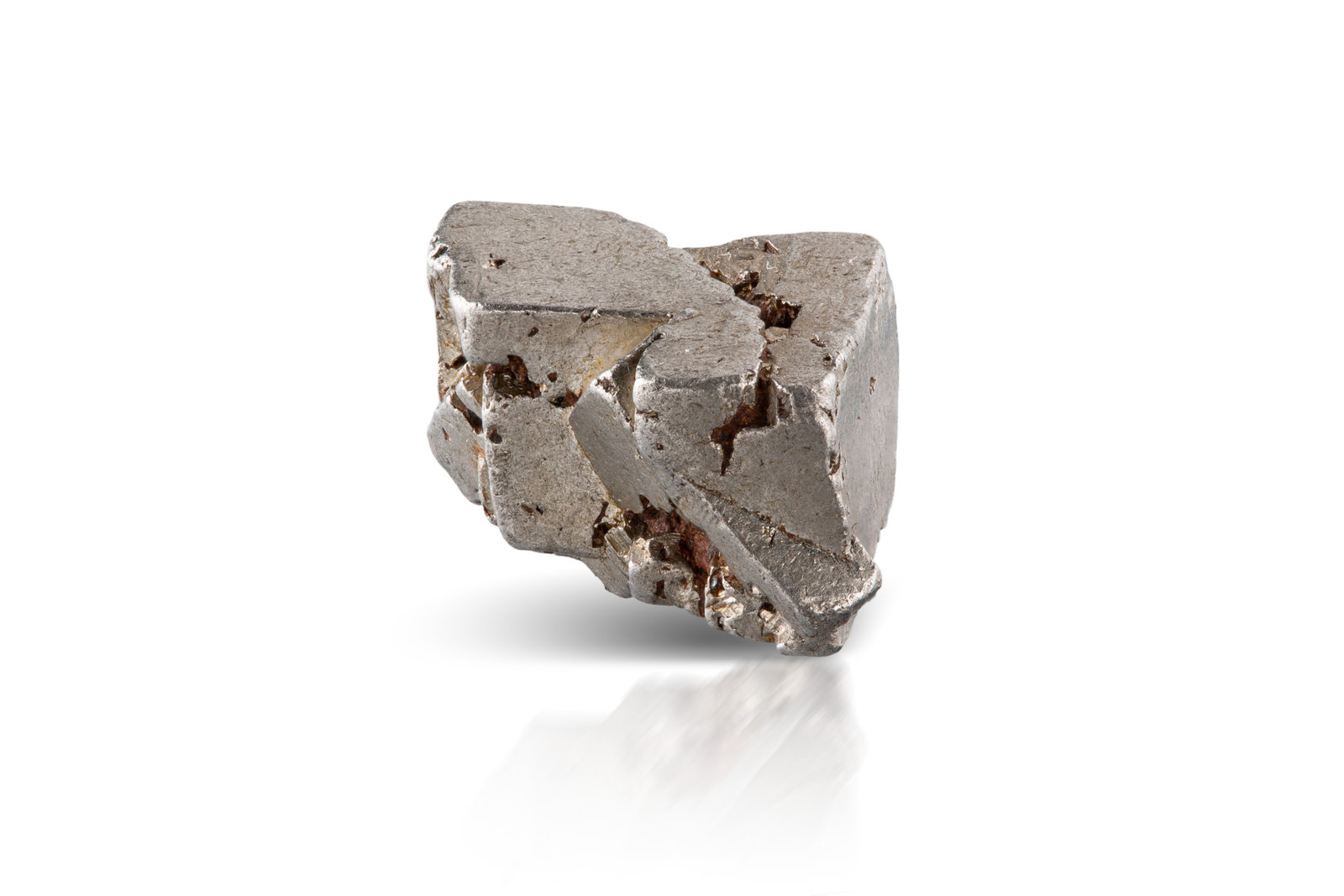Isoferroplatinum
1.5 x 1.5 x 1 cm / main crystal: 1.3 cm
(Autor: MIM Museum)