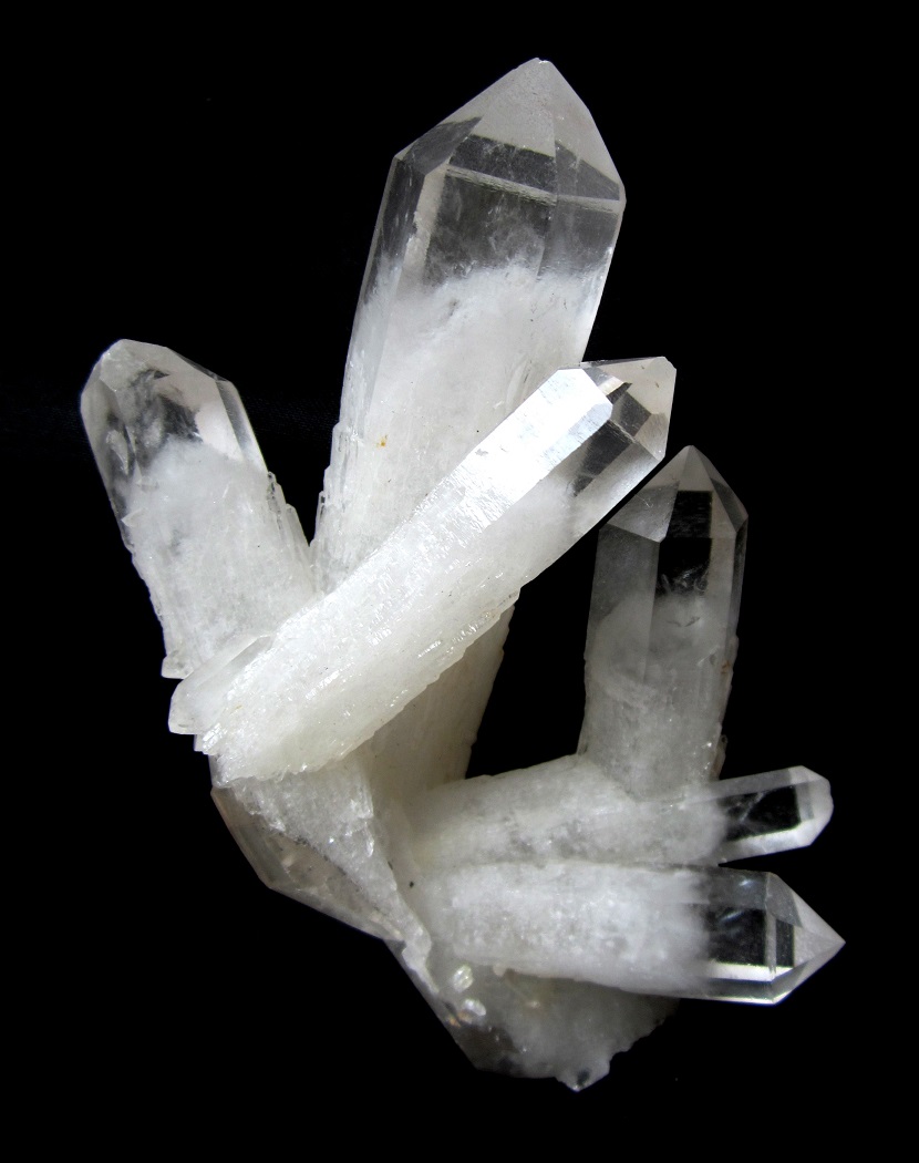 Quartz (part rock crystal, part milky quartz)
Specimen height 9,5 cm, largest quartz 9 cm
(Autor: Tobi)