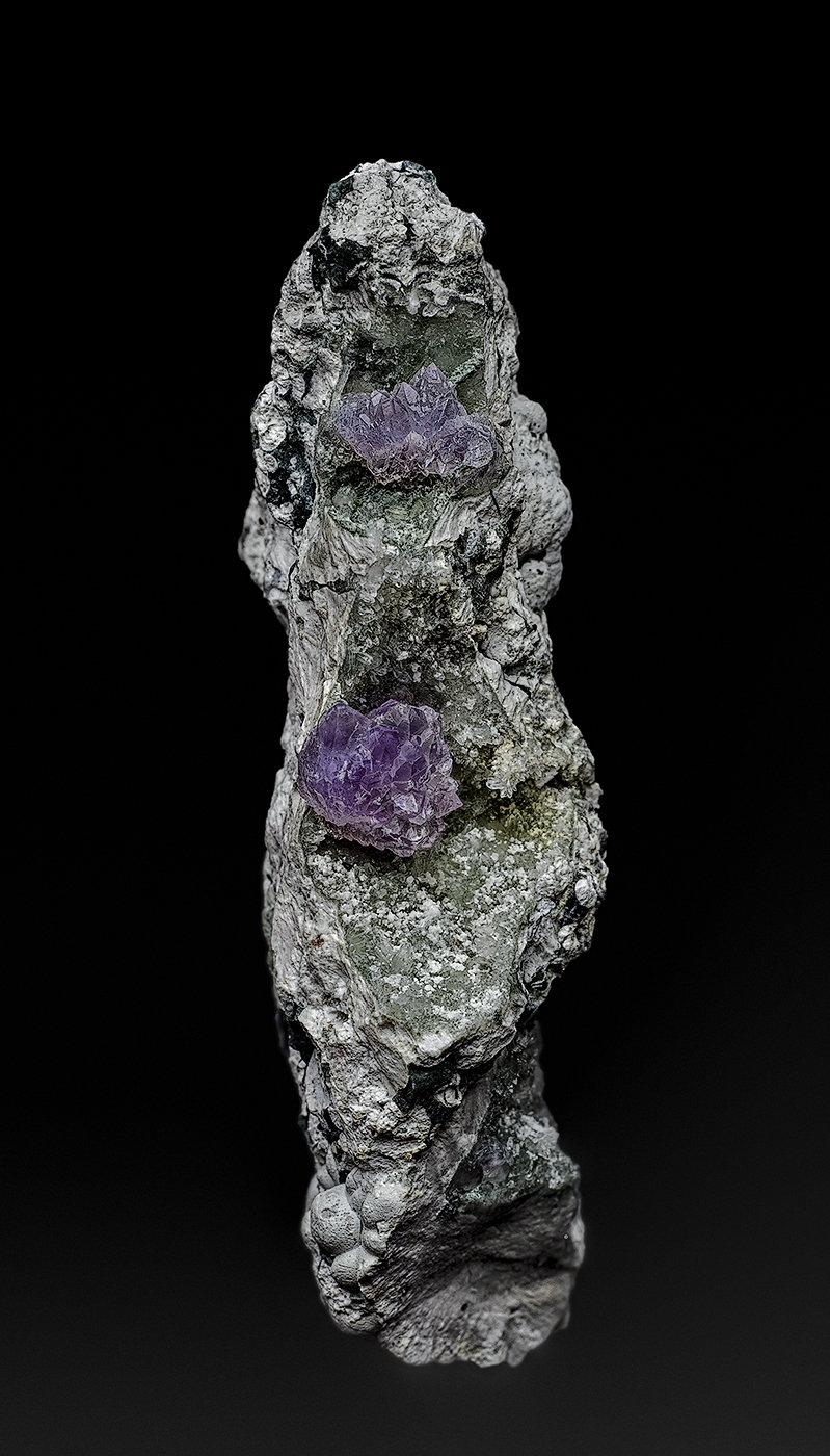 Quartz (variety amethyst)
6.1 x 1.7 cm
(Autor: am mizunaka)