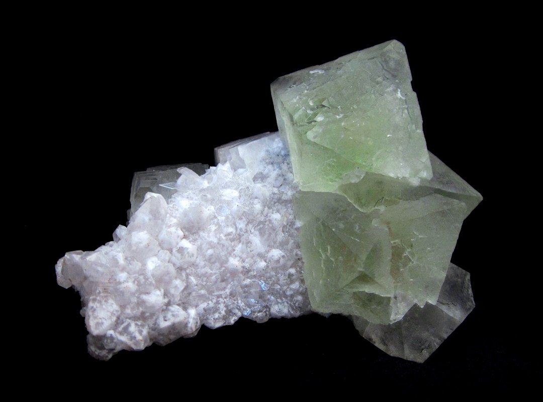Fluorite, Quartz, Calcite
Specimen size 7 cm, largest fluorite 3,5 cm
(Autor: Tobi)