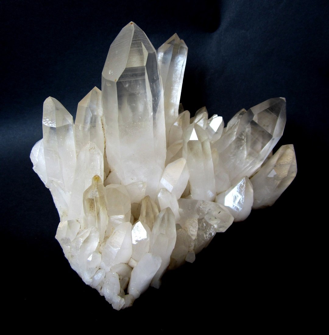 Quartz
Specimen size 11 cm, largest crystal 8 cm
(Autor: Tobi)