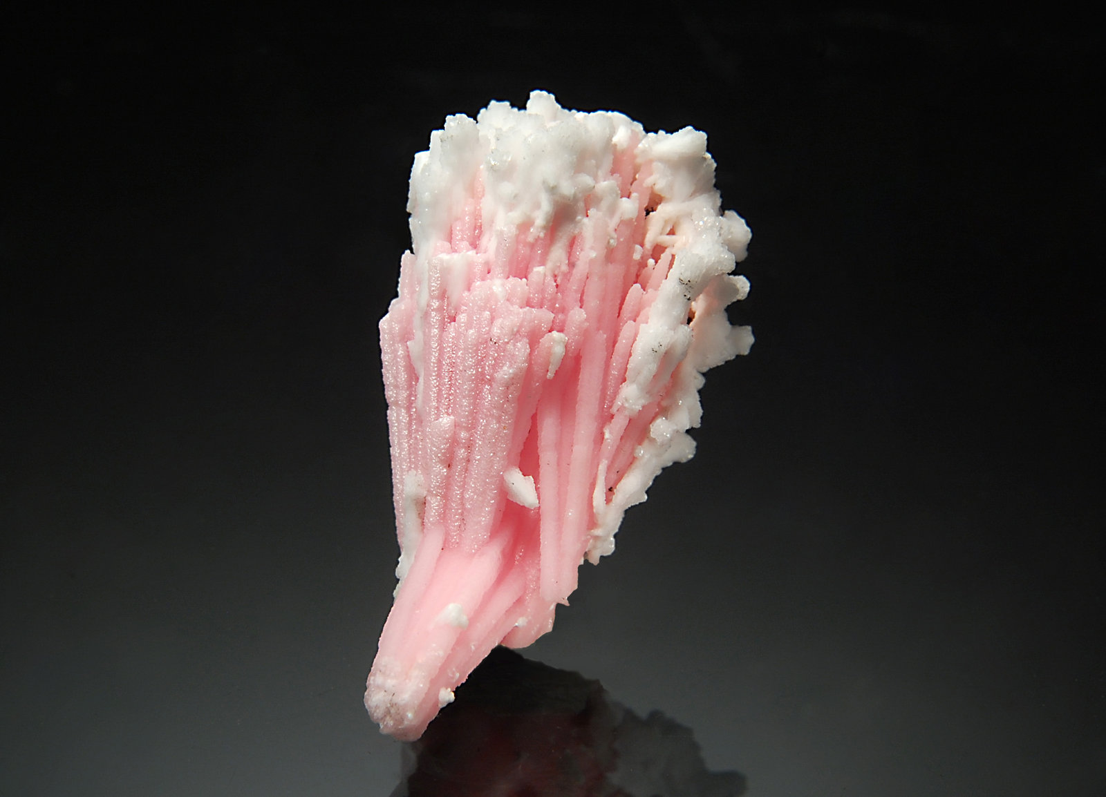 Kutnohorite
1.7 x 3.0 cm
(Autor: Michael Shaw)