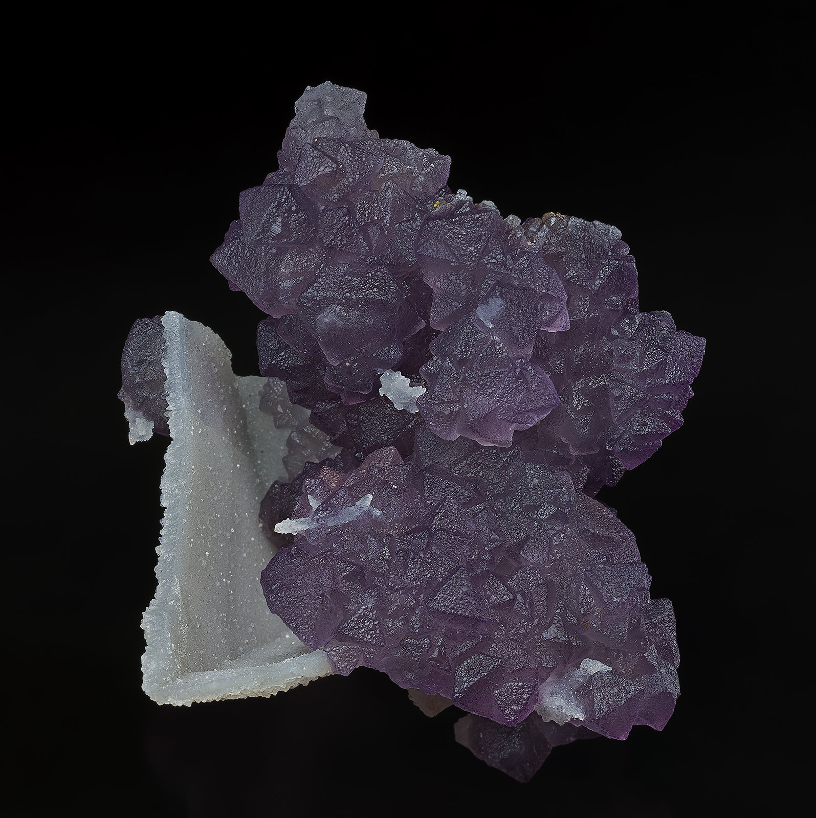 Fluorite, Quartz
7.4 x 5.5 cm
(Autor: am mizunaka)