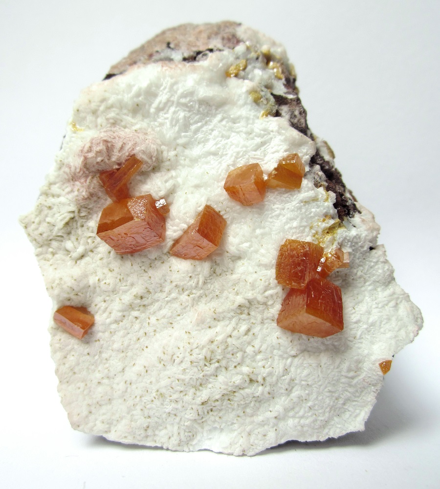 Wulfenite
65 mm x 50 mm x 30 mm, largest wulfenite 7 mm
(Autor: Tobi)