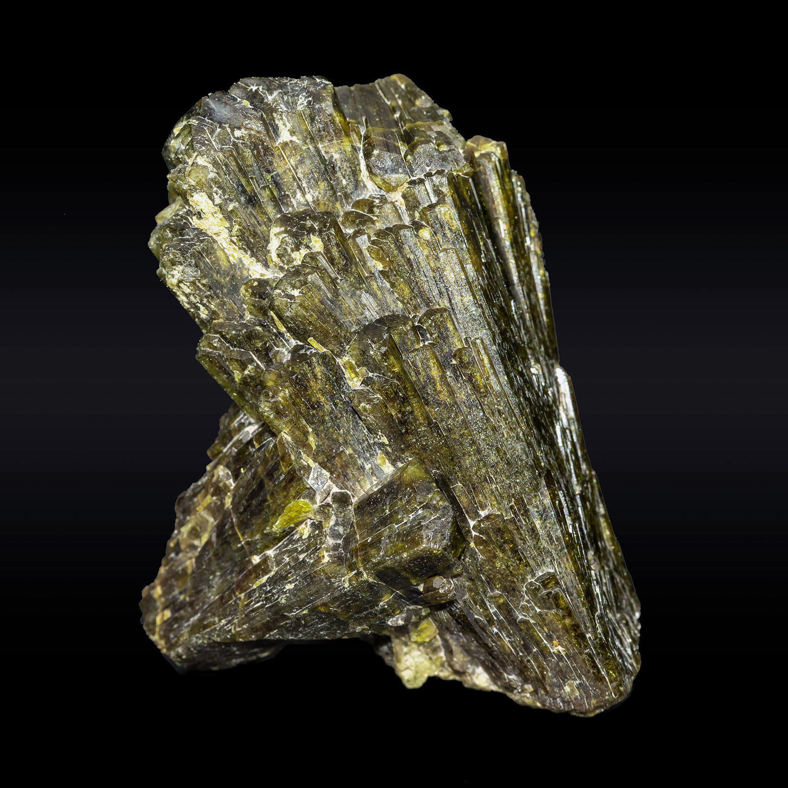 Epidote
7,9 x 5,9 x 4,3 cm
(Autor: Bergur_E_Sigurdarson)