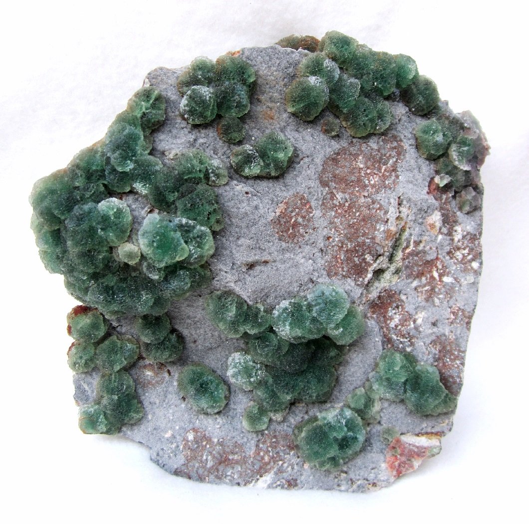 Fluorite
Specimen size 18 cm, largest crystal balls 1,5 cm
(Autor: Tobi)
