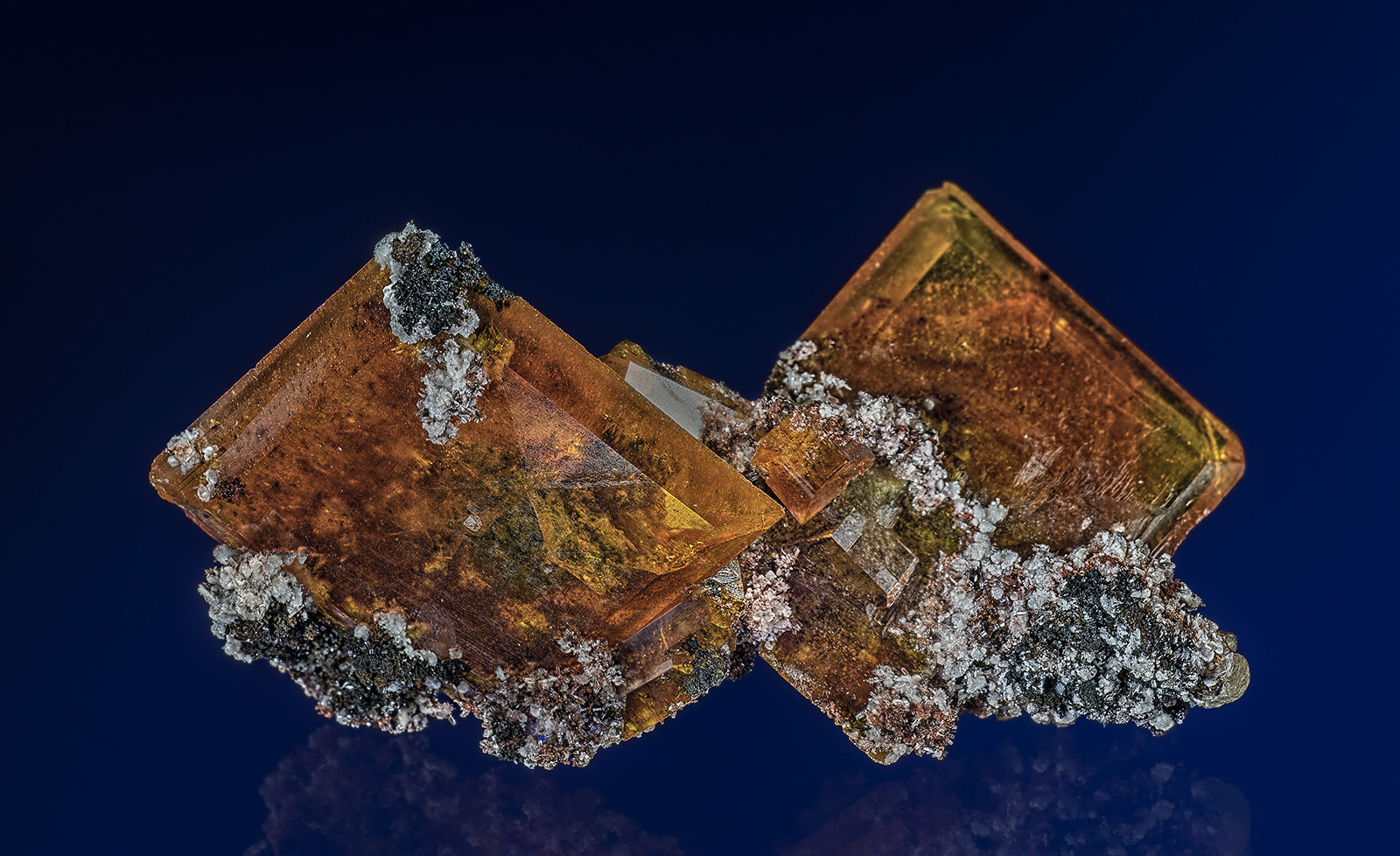 Wulfenite
4.4 x 2.3 cm
(Autor: am mizunaka)