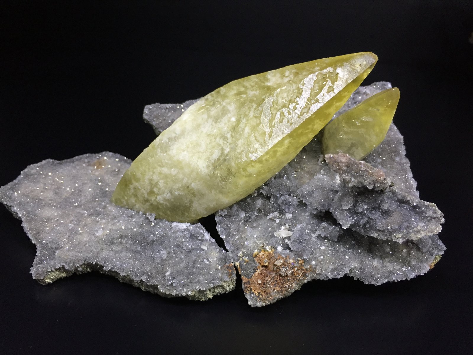 Calcite
14 cm x 7.5 cm x 3 cm
(Autor: Turbo)