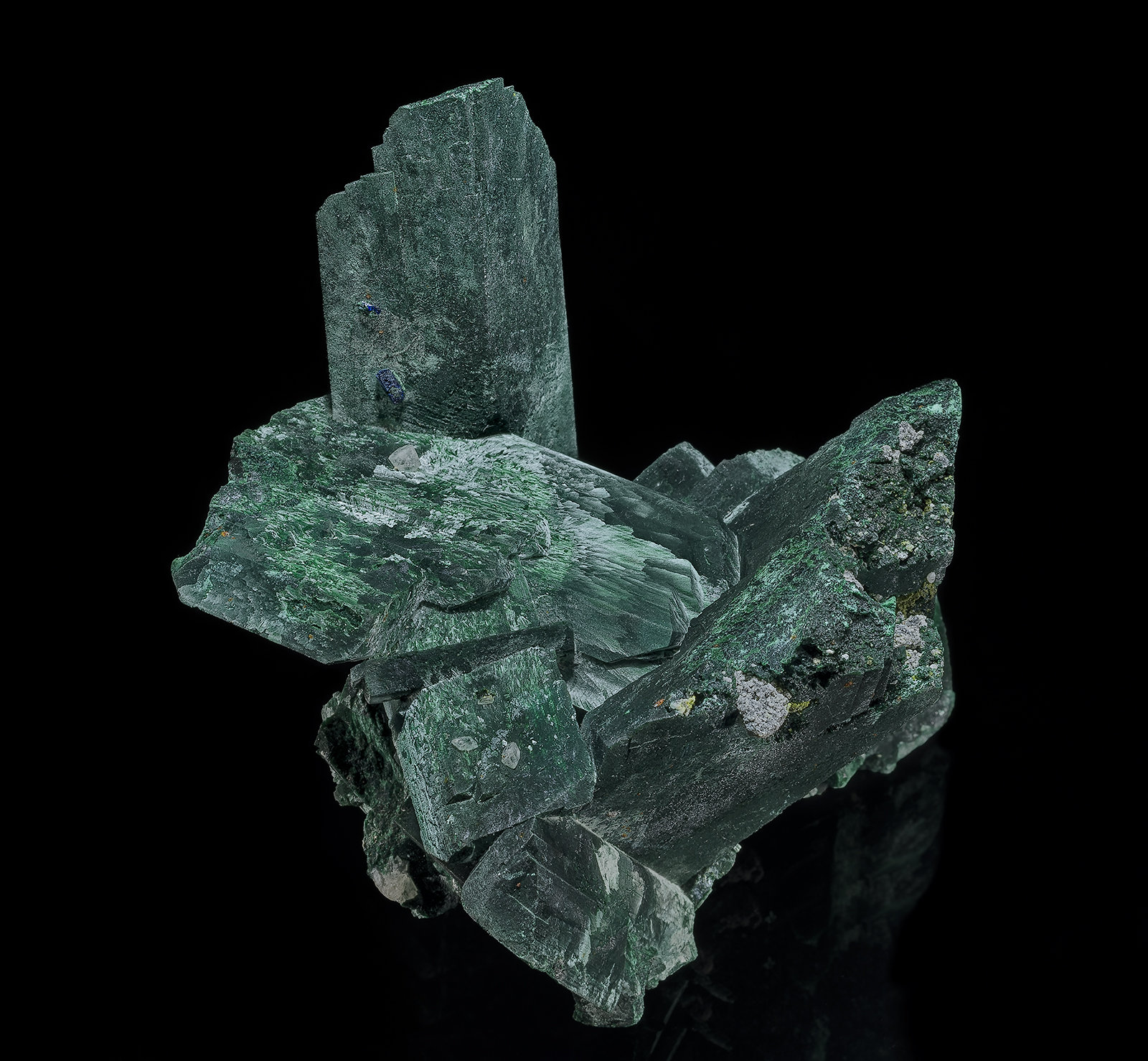 Malachite, Calcite, Azurite
7.0 x 6.5 cm
(Autor: am mizunaka)
