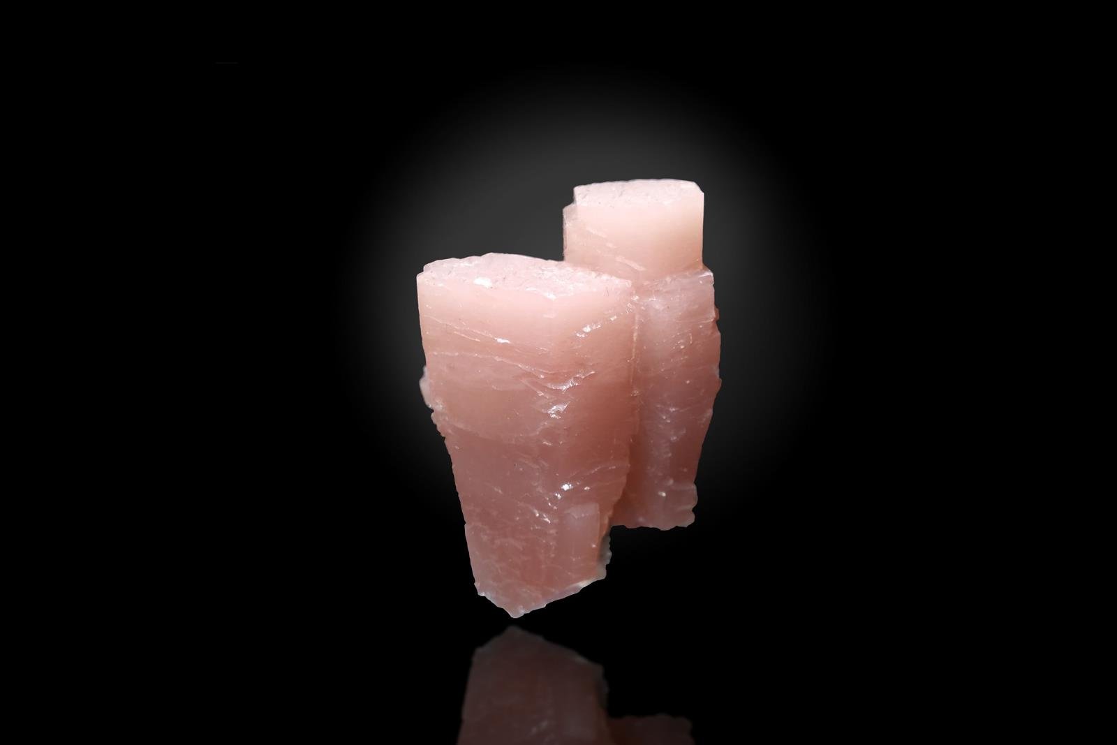 Calcite (variety manganoan calcite)
30 x 20 x 20 mm
(Autor: SunYi)