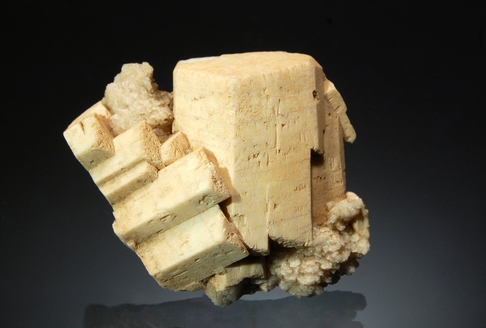 Microcline and Albite
4.2 x 4.4 cm
(Autor: Michael Shaw)