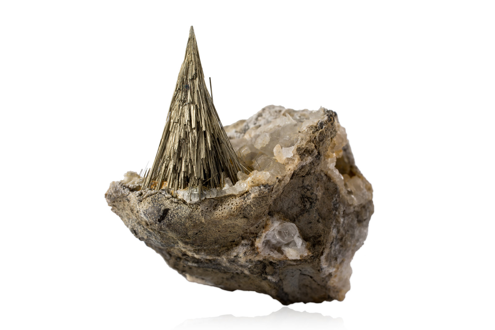Millerite
4,0 x 3,5 x 4,5 cm
(Autor: MIM Museum)