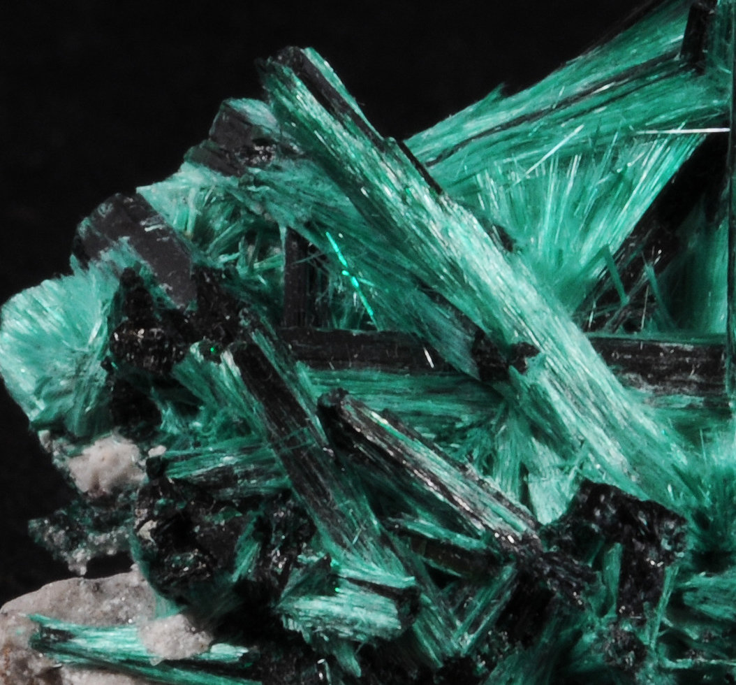 Brochantite
3.5 x 3.3 x 2.0 cm
(Autor: steven calamuci)