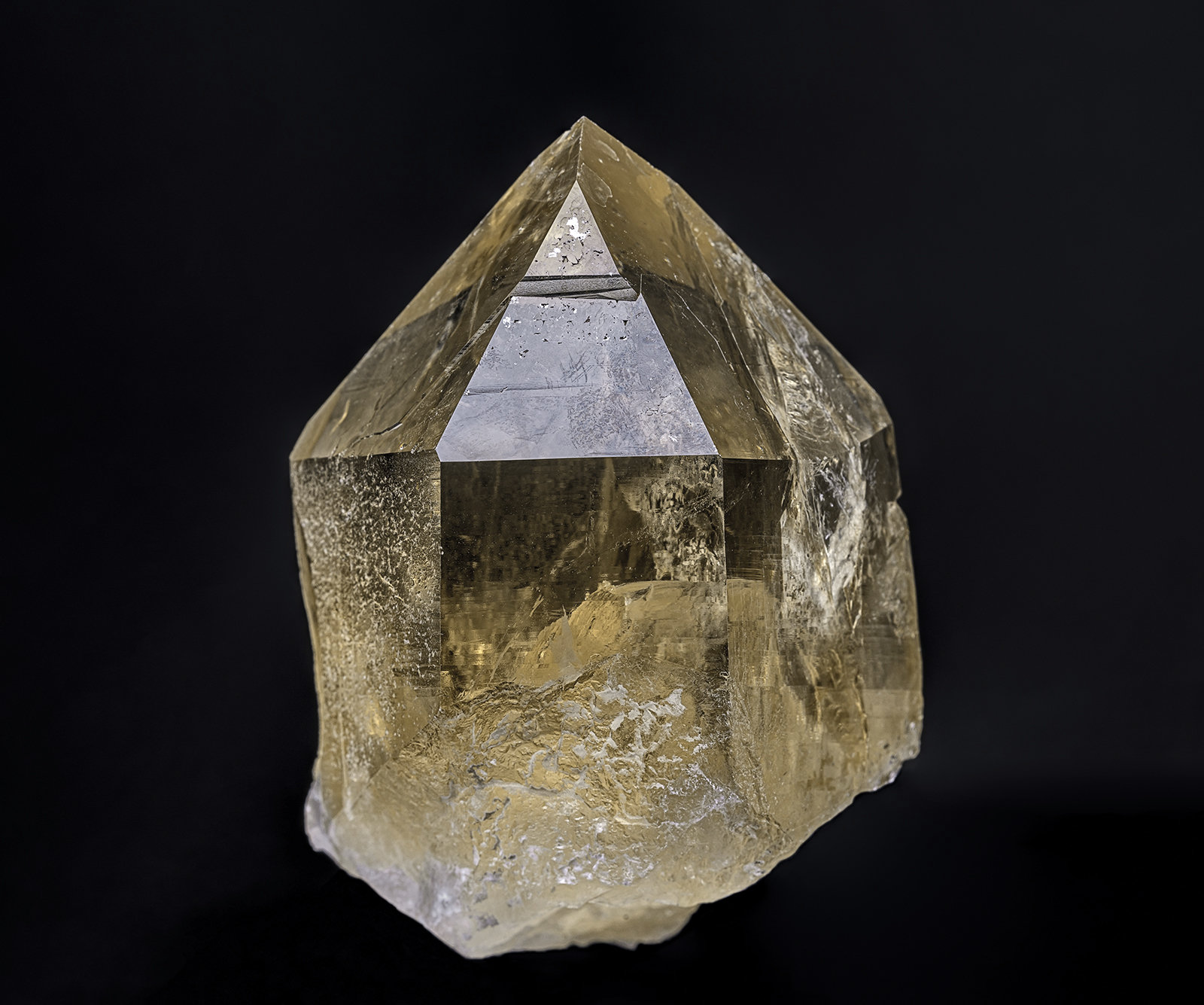 Quartz (variety citrine)
7.0 x 5.3 cm
(Autor: am mizunaka)