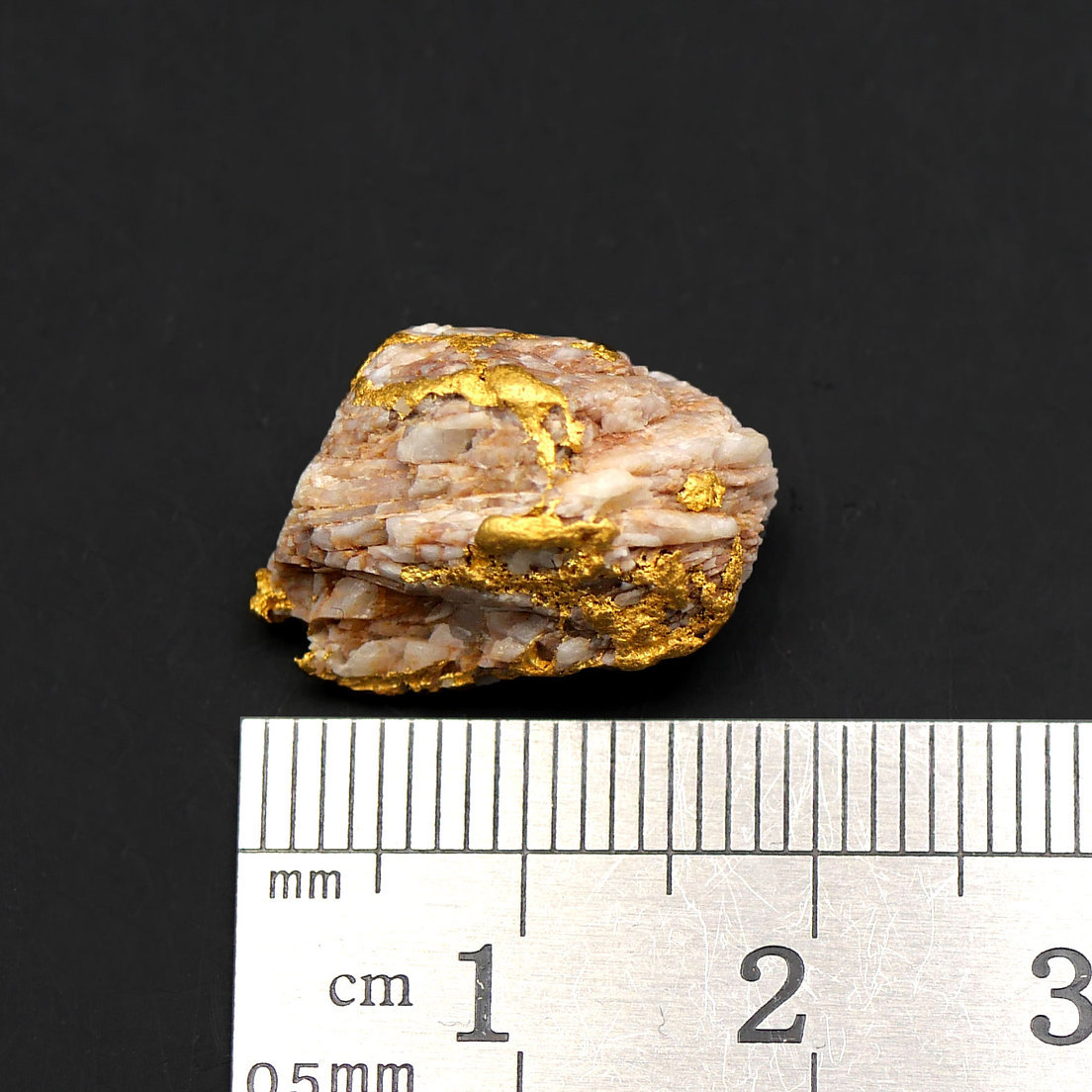 Gold, Quartz
2 cm
(Autor: Tobi)
