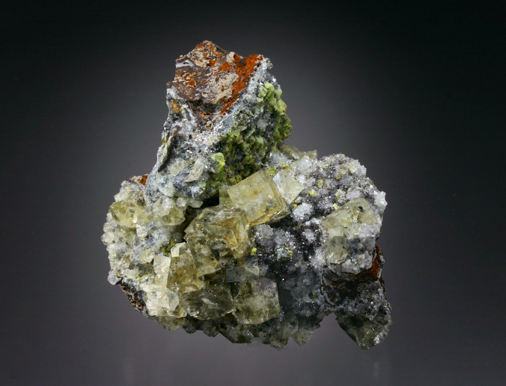Fluorite with Mimetite
6x6x4 cm overall size
(Autor: Jesse Fisher)