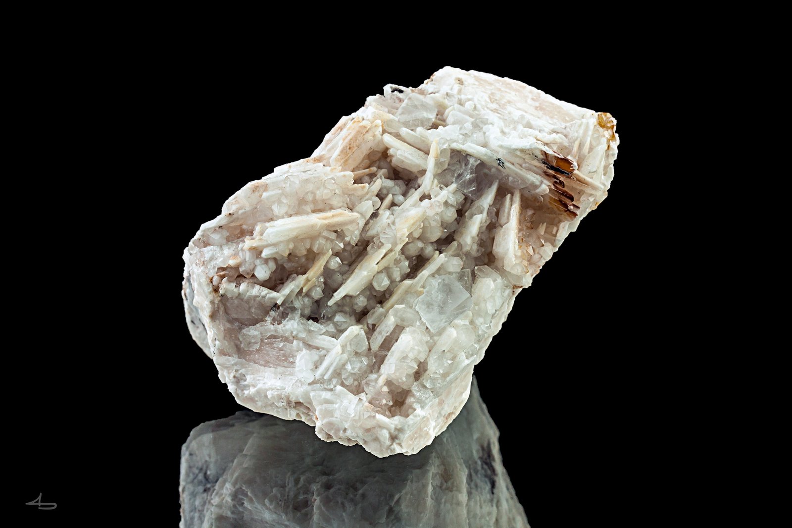 Baryte, Fluorite, Quartz
7,3 x 6,6 x 4,9 cm
(Autor: Niels Brouwer)