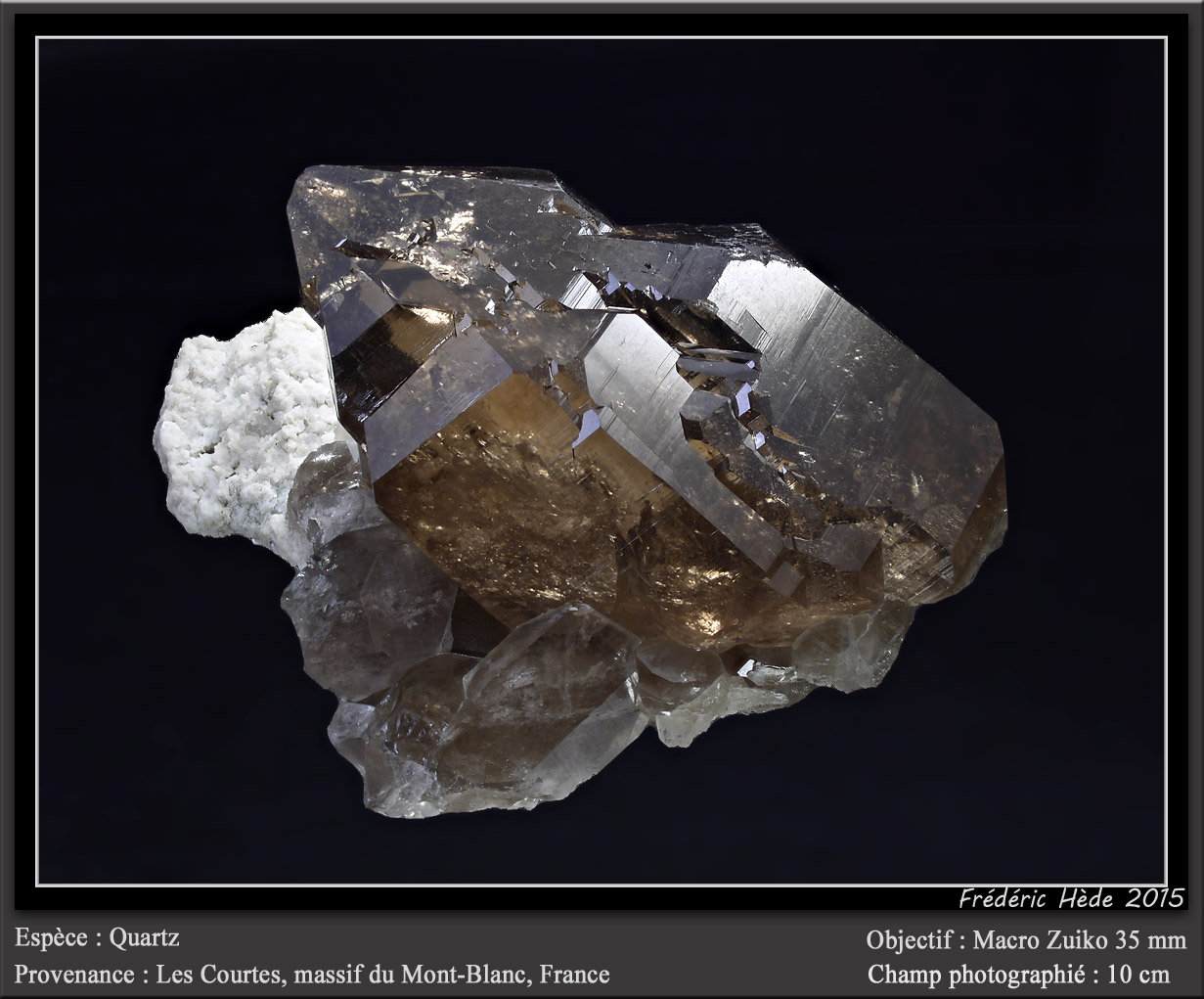 Quartz (variety smoky)
fov 10 cm
(Autor: ploum)