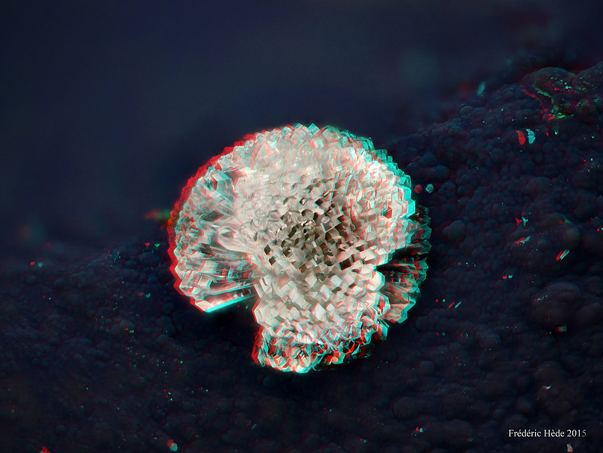 Phillipsite
fov 2.6 mm.
(Autor: ploum)