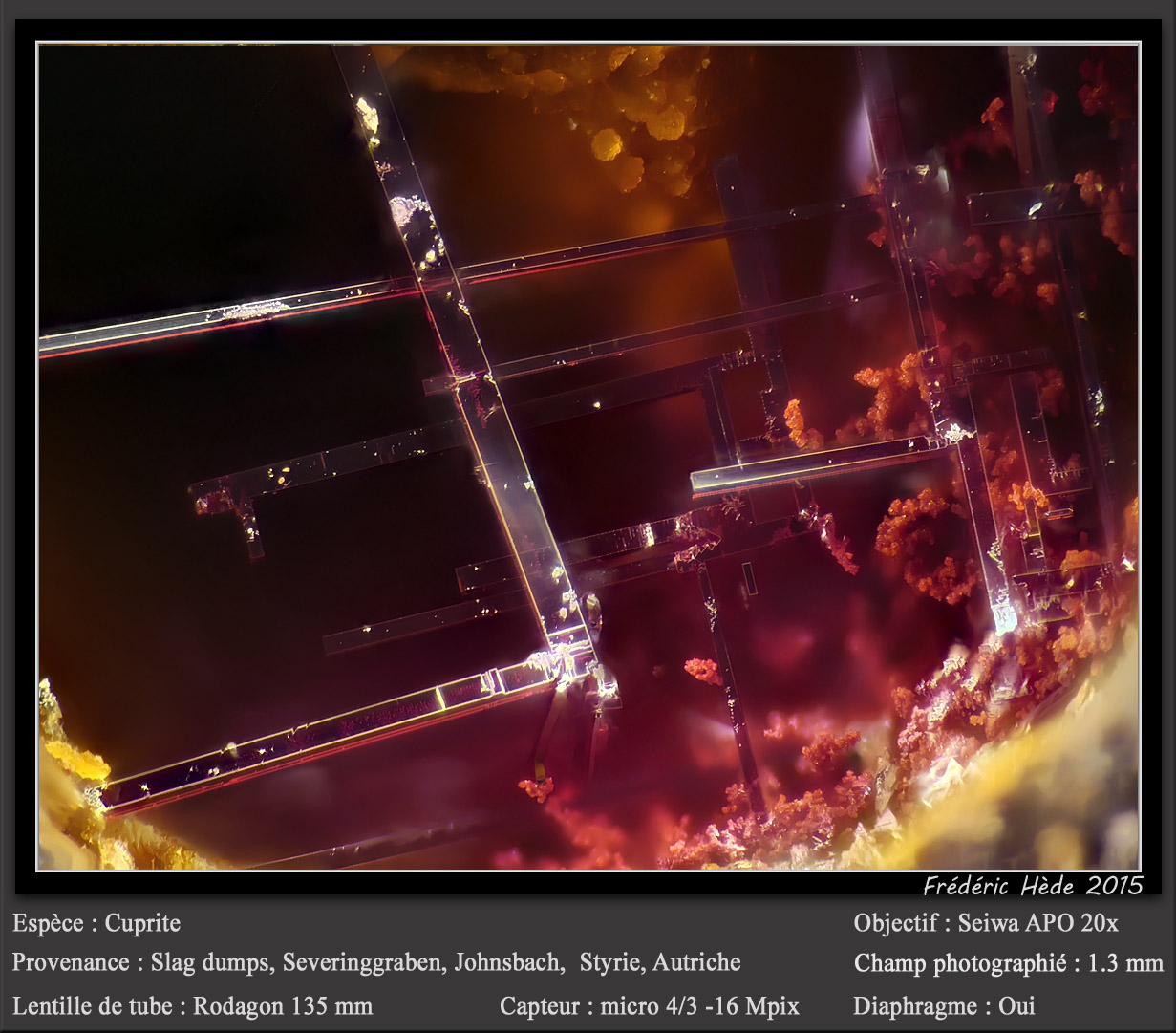 Cuprite
fov 1.2 mm
(Autor: ploum)