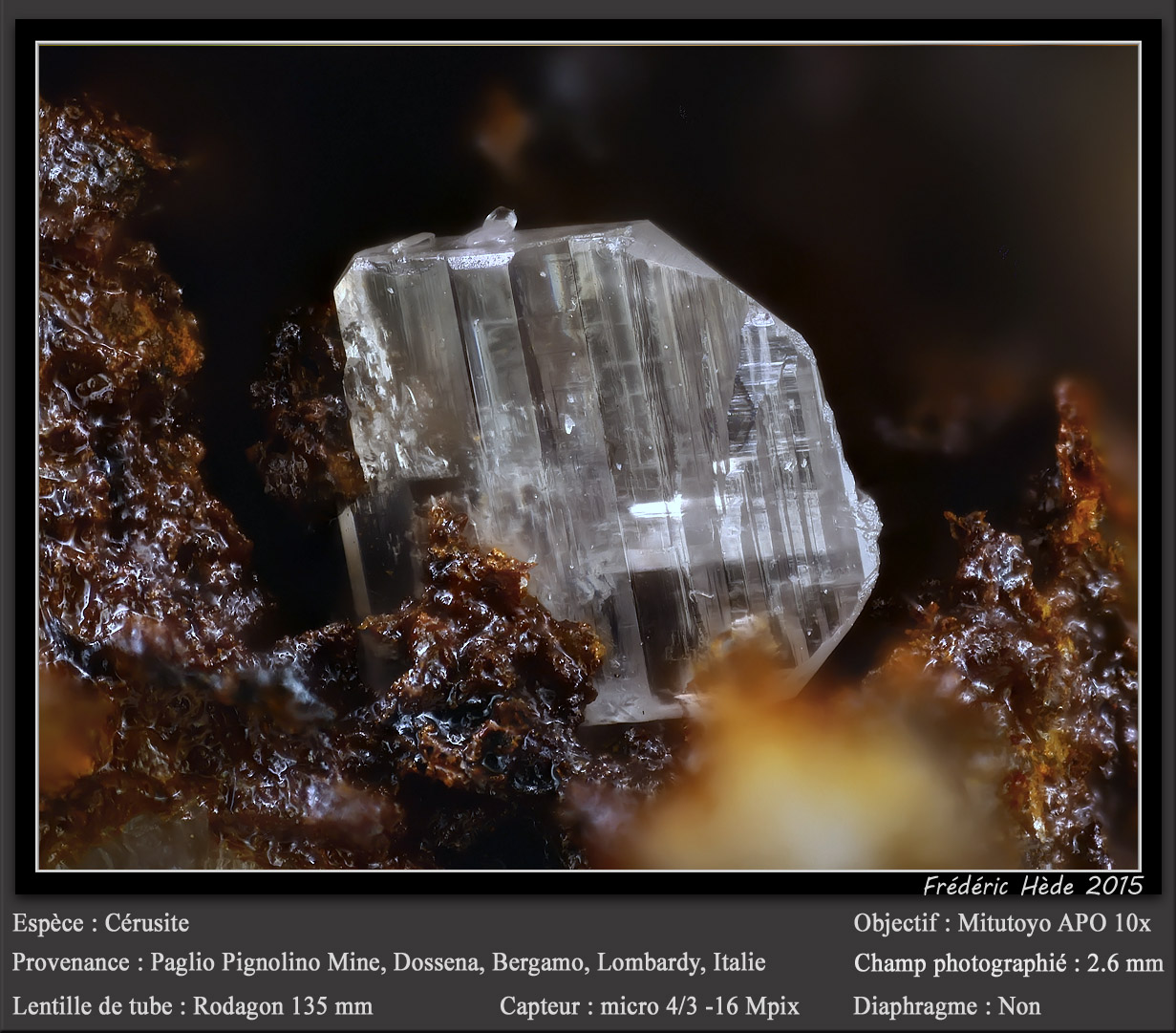 Cerussite
fov 2.6 mm
(Autor: ploum)