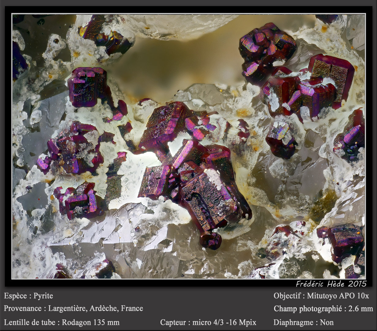 Pyrite
fov 2.6 mm
(Autor: ploum)