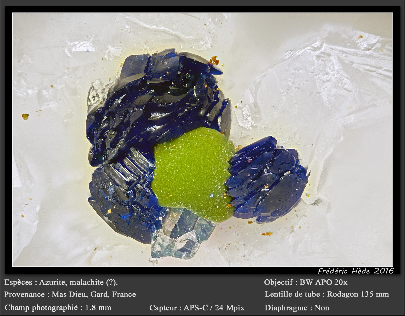 Azurite and Malachite
fov 1.8 mm
(Autor: ploum)