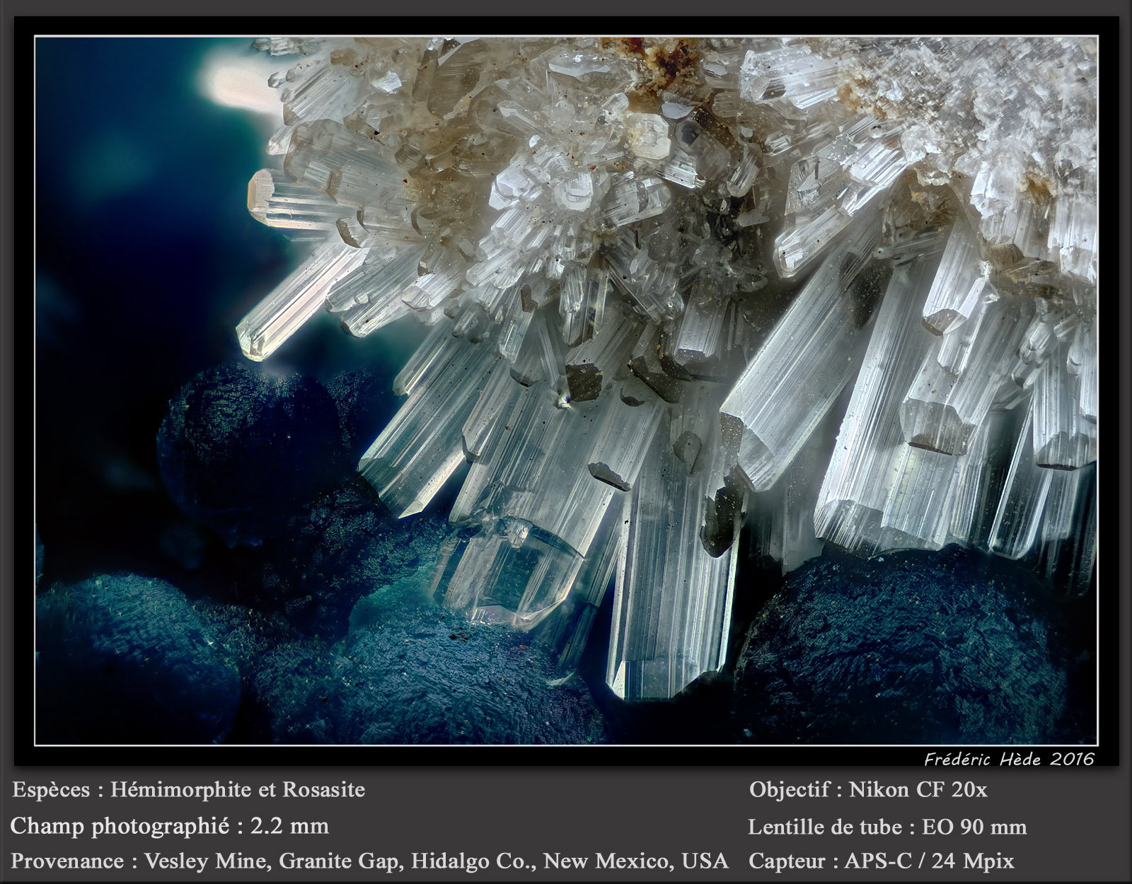 Hemimorphite and Rosasite
fov 2.2 mm
(Autor: ploum)