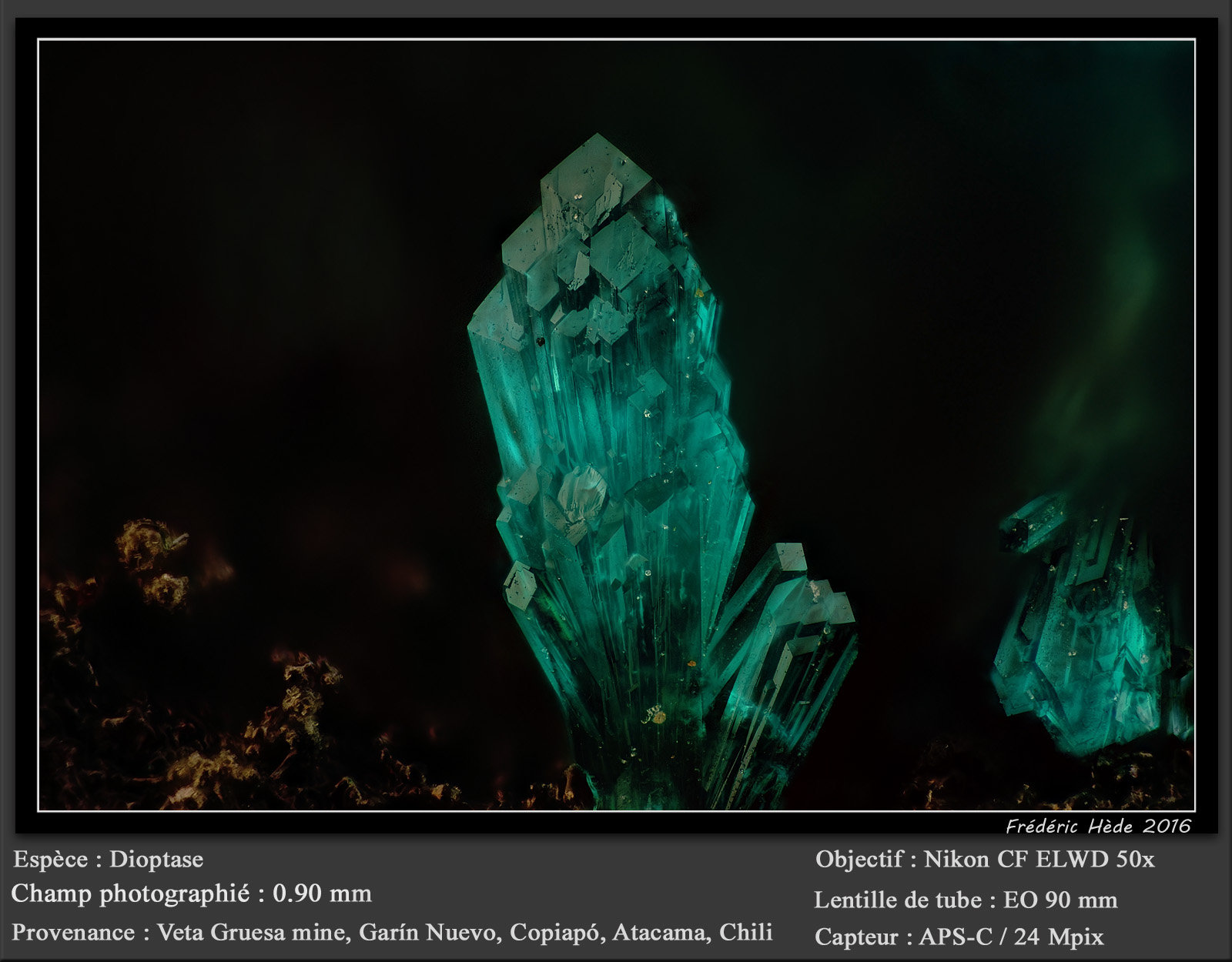 Dioptase
fov 0.90 mm
(Autor: ploum)