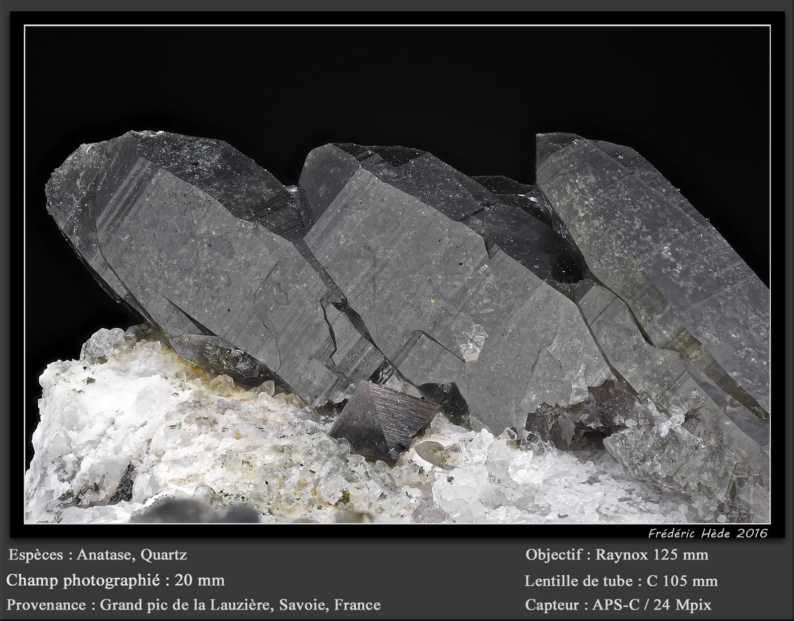 Anatase and Quartz
fov 20 mm
(Autor: ploum)
